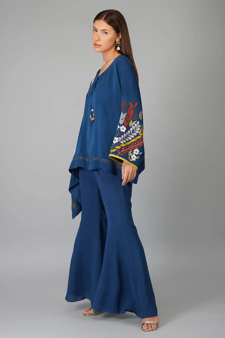 Applique Sleeves Cape Set