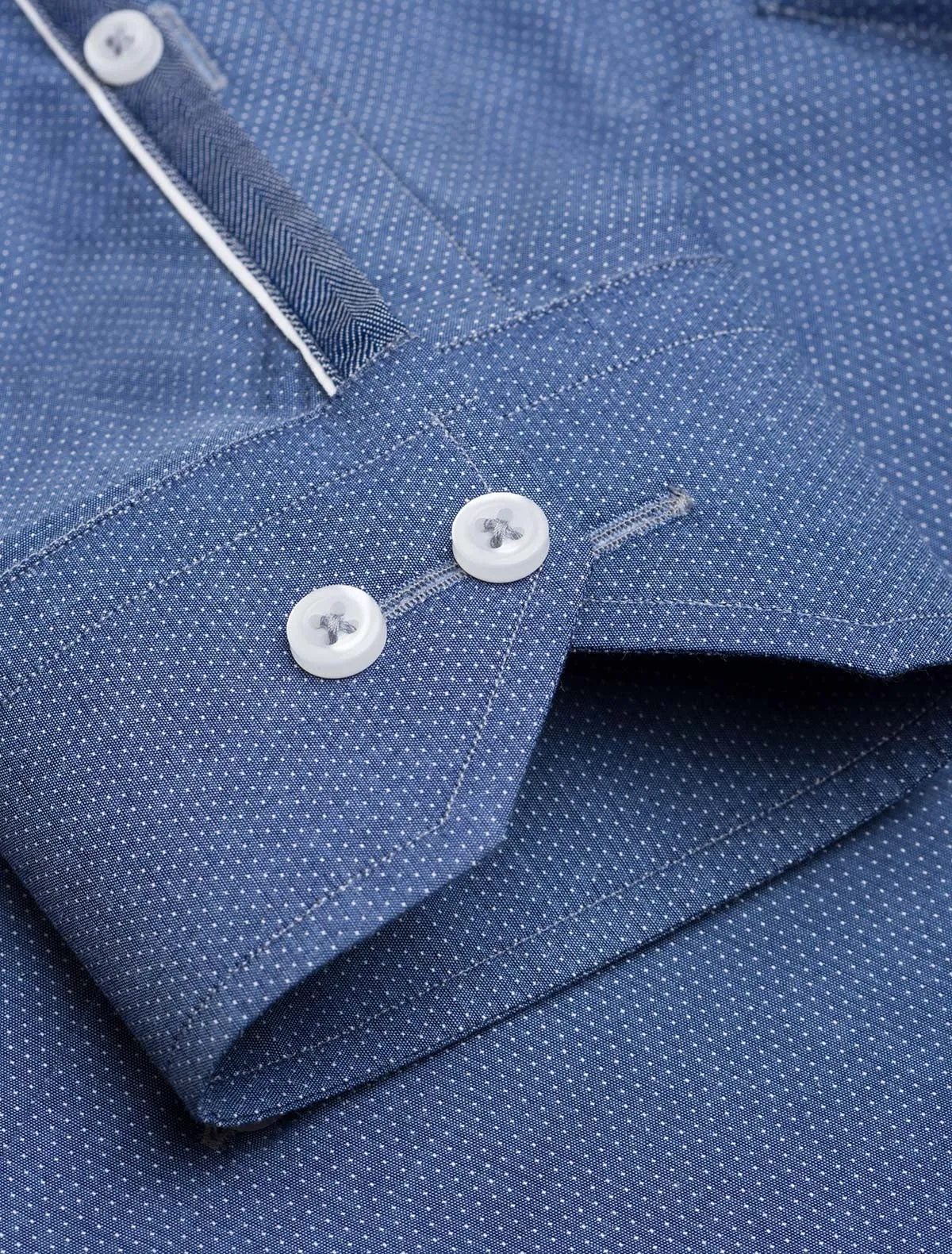 BLUE PIN DOT SPREAD COLLAR SHIRT