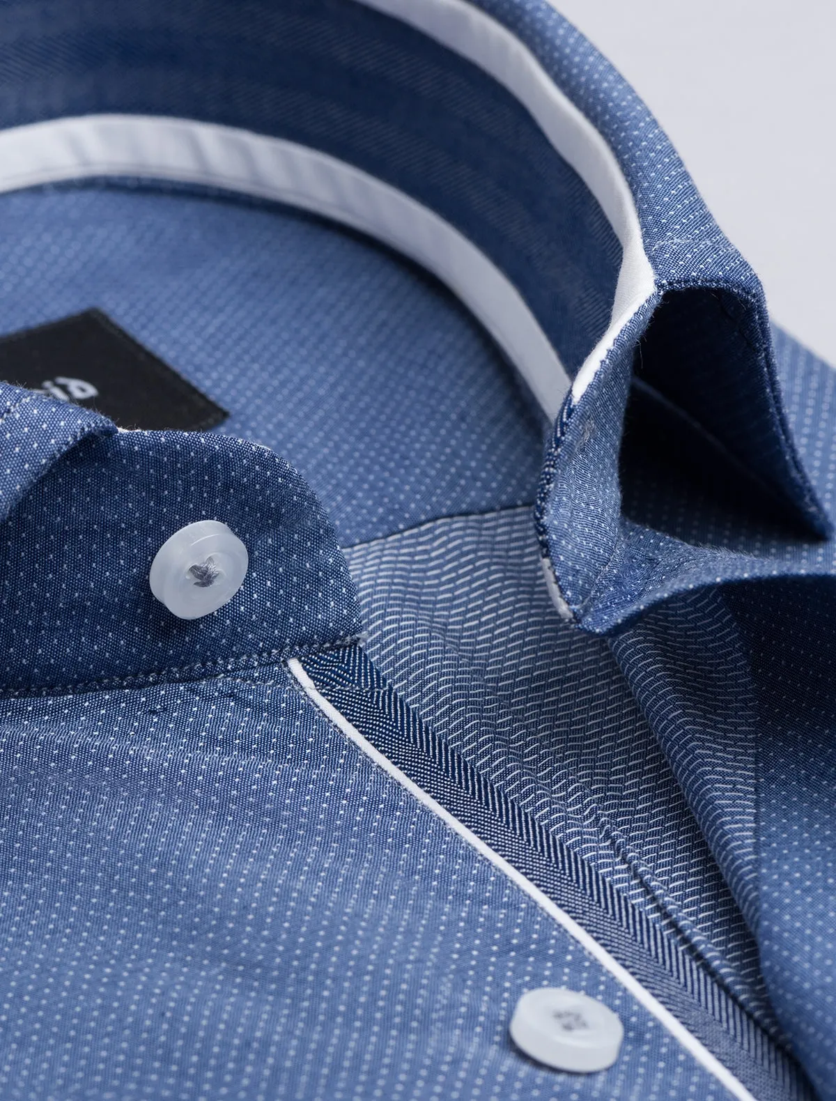 BLUE PIN DOT SPREAD COLLAR SHIRT