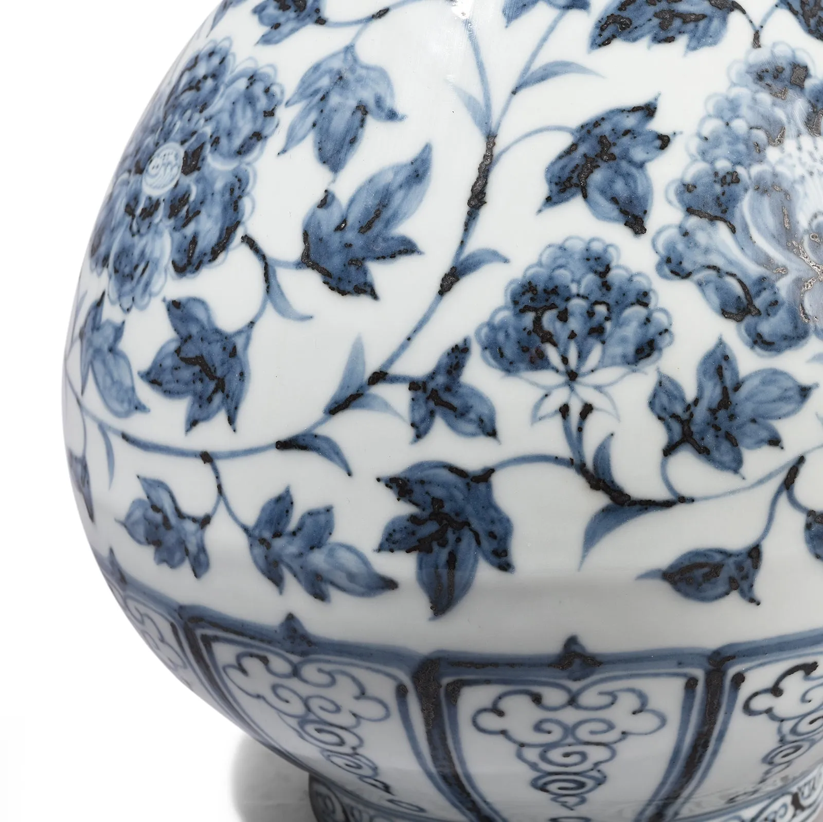 Hongwu Blue & White Porcelain Yuhuchunping Vase - Trailing Peony