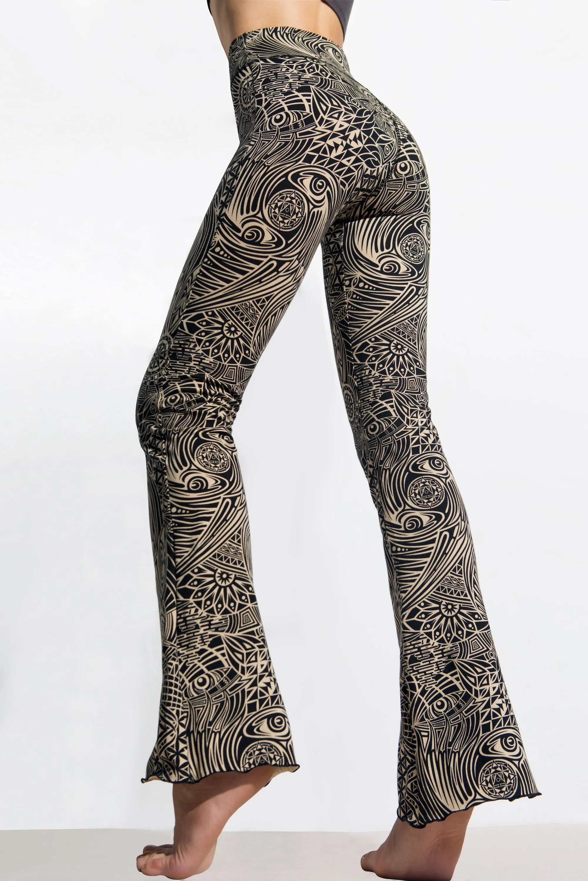 Tribal Flares - Cream Black