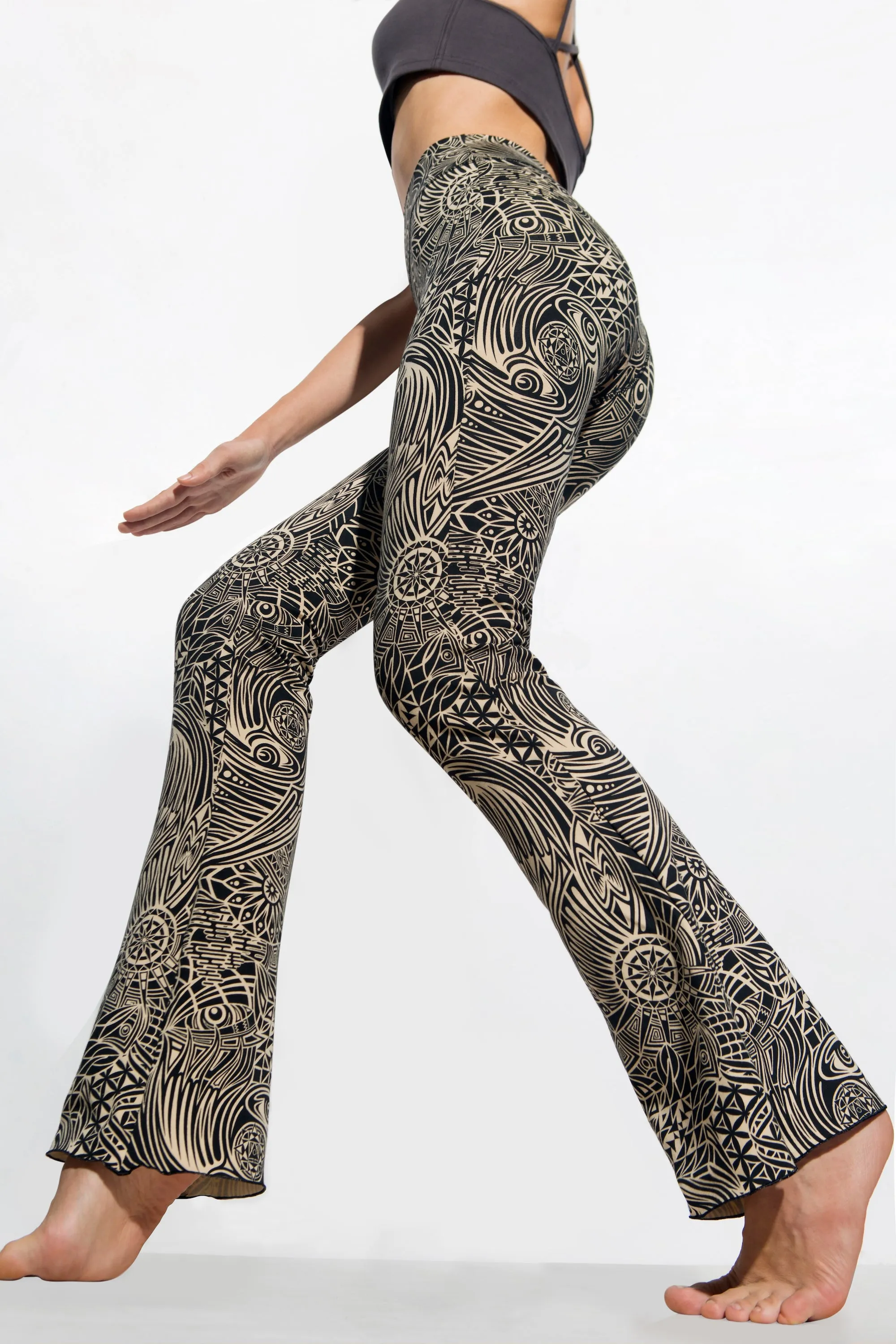 Tribal Flares - Cream Black