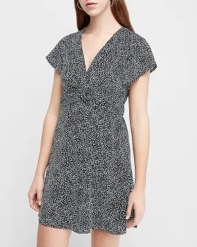 Twist Front Fit And Flare Dress in White And Black