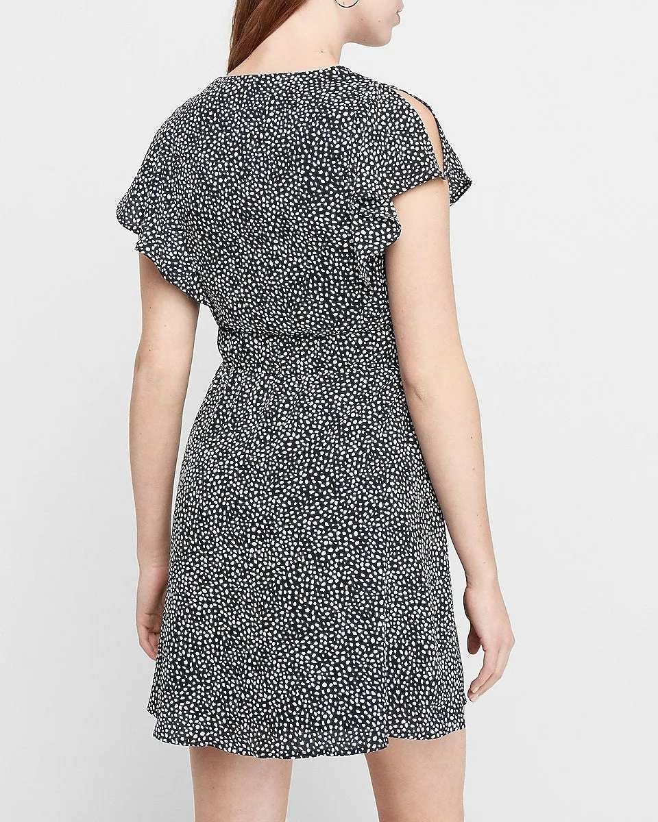 Twist Front Fit And Flare Dress in White And Black