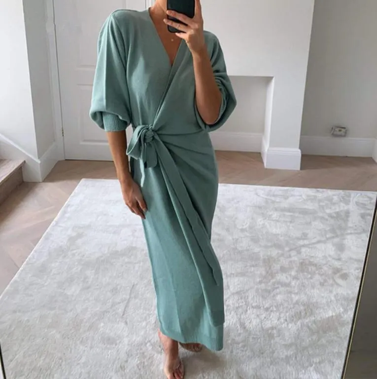 V-neck knitted dress